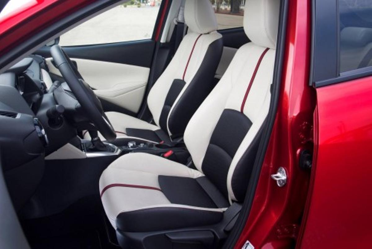 ctv-xz2-mazda2 2015 interior 15 screen