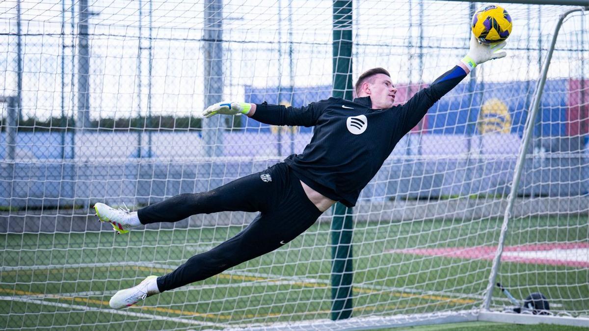 Ter Stegen, en un entrenamiento del Barça en la ciudad deportiva de Sant Joan Despí.