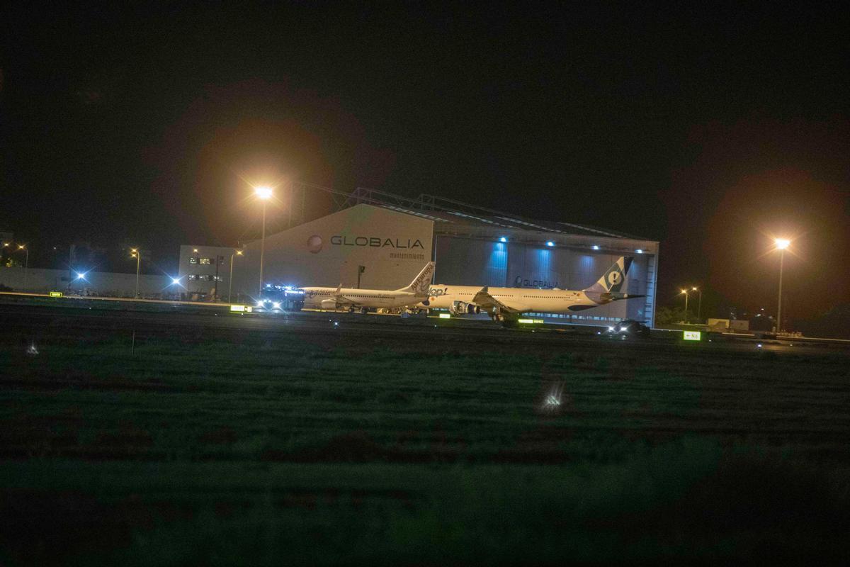 Cierra el aeropuerto de Palma por la presencia de pasajeros en las ...
