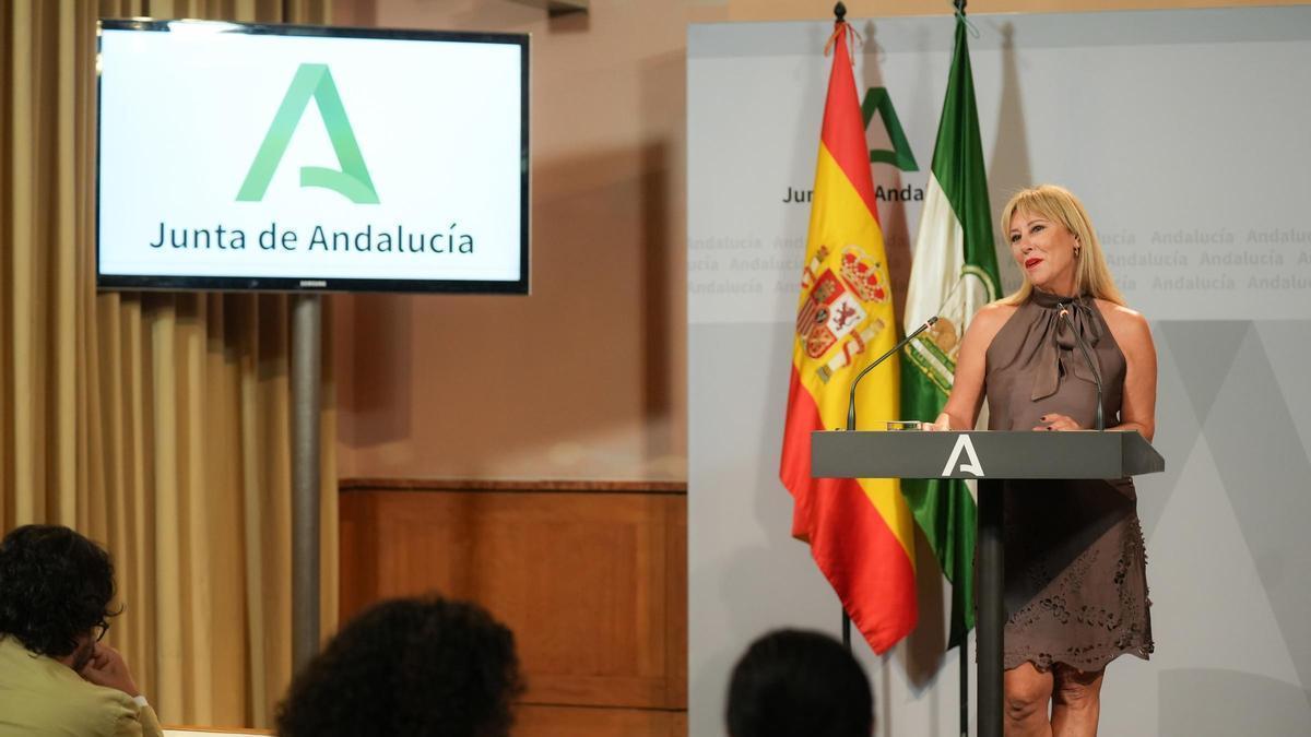 La vicepresidenta tercera y consejera de Economía, Hacienda y Fondos Europeos, y portavoz del Gobierno andaluz, Carolina España.