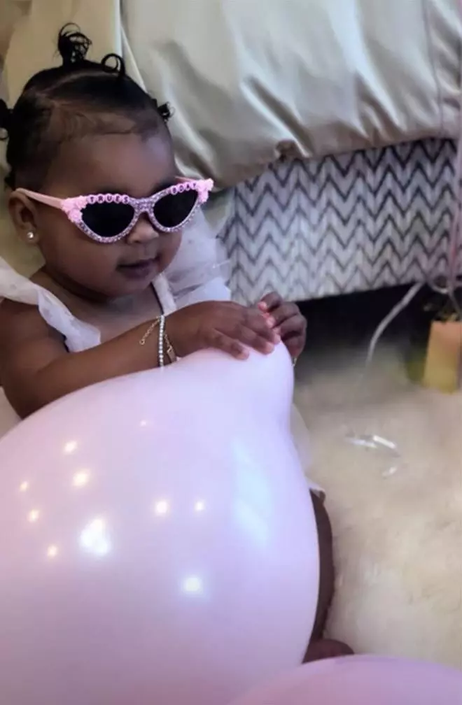 Así ha sido el primer cumpleaños de True Thompson