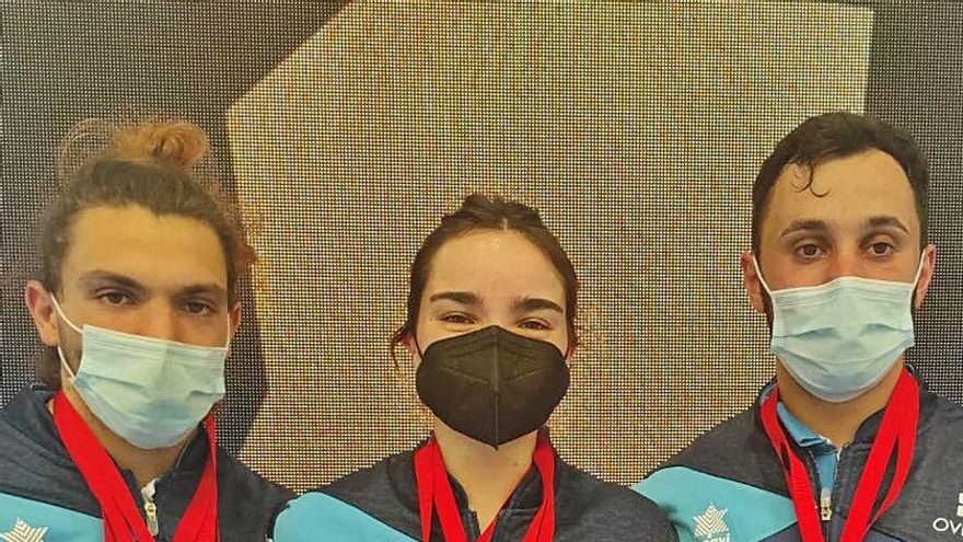 El Club San Mateo de Oviedo regresa con 8 medallas del campeonato de España de halterofilia