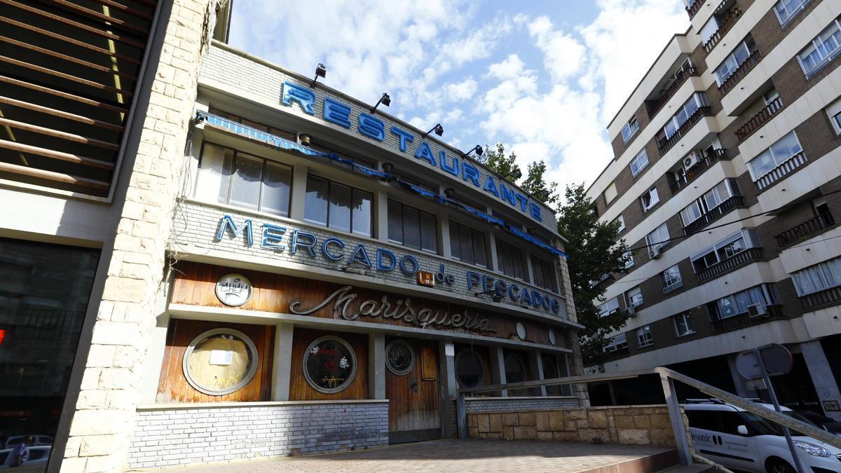 Así está la antigua marisquería Delicias, situada en la avenida Navarra de Zaragoza