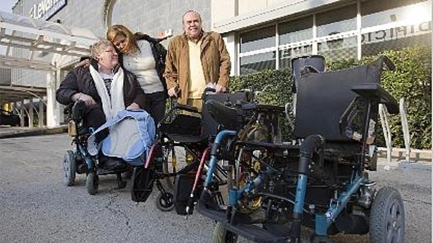 Luis, el parapléjico de Chile, consigue su silla de ruedas - Levante-EMV
