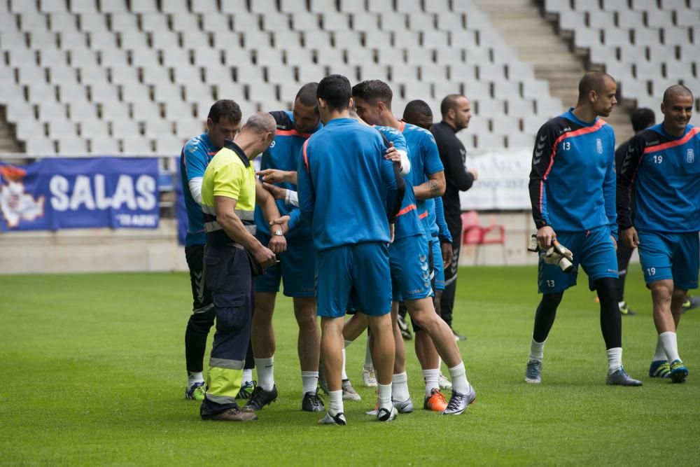 Foto oficial del Real Oviedo y entrenamiento en el Tartiere