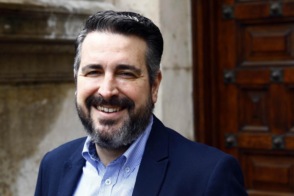 Néstor Pérez, nuevo miembro de la secretaría técnica del Racing, en su etapa como entrenador del Ejea.