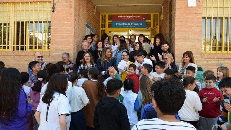 El CEIP Ginés Díaz-San Cristóbal de Alhama, reconocido por su implicación en la Fiestas de Los Mayos
