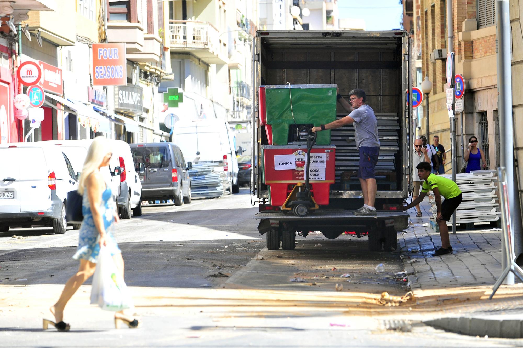 Hogueras, el día después, recogida de racós y barracas