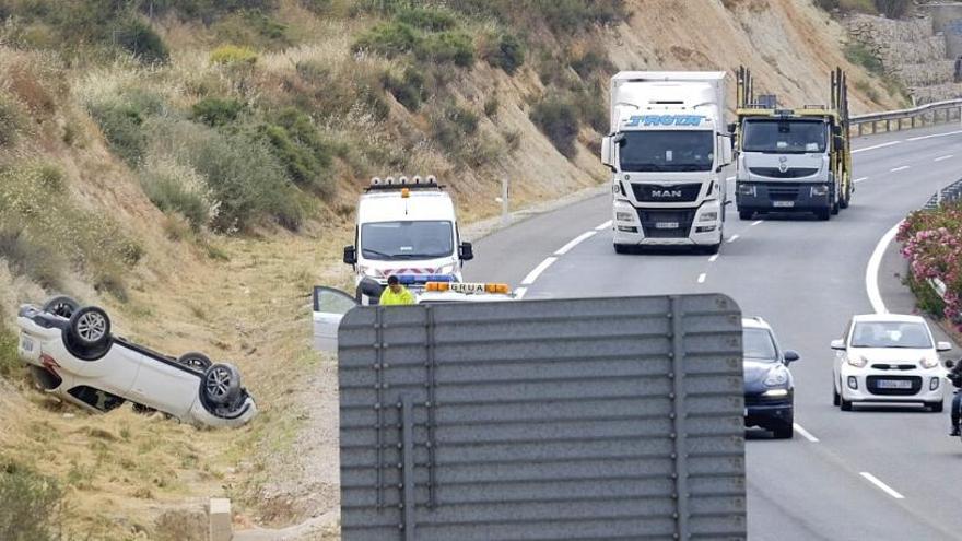 Estado del vehículo tras el accidente en Petrer