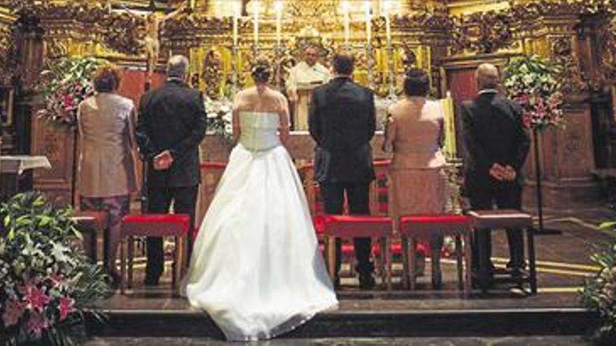 Morella elige casarse por lo civil y la Iglesia asume el reto