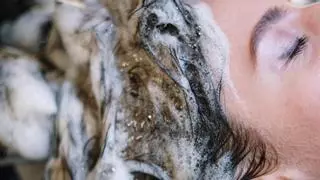 Champú de cebolla casero, el tratamiento de moda para que el pelo crezca más fuerte