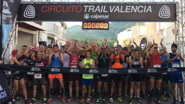 Salida del Trail de Gestalgar que ponía fin a la temporada del Circuito Trail Valencia