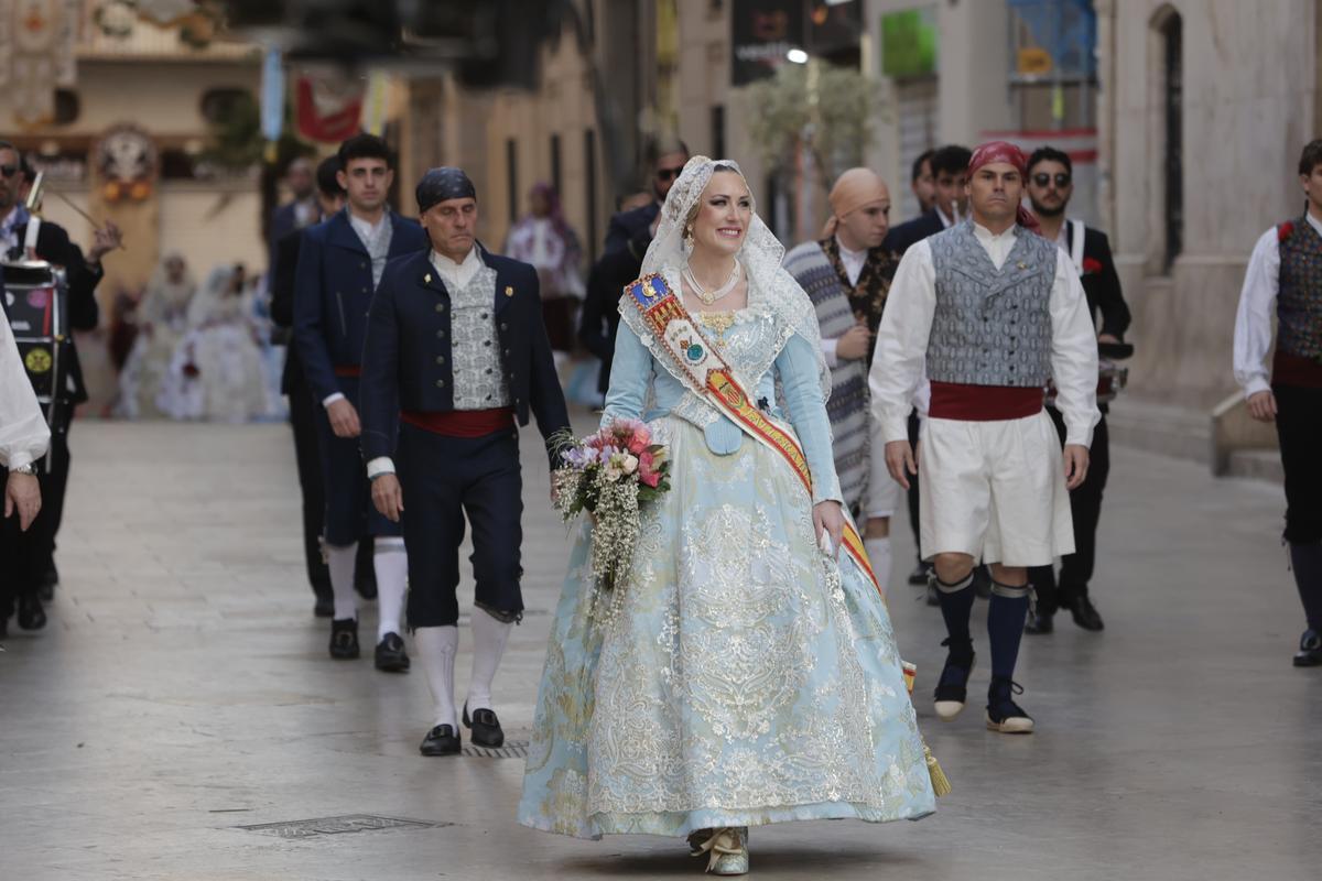 Todas las fotos de la ofrenda del 18 de marzo por la calle San Vicente hasta la 19:30 horas Todas las fotos de la ofrenda del 18 de marzo por la calle San Vicente hasta la 19:30 horas