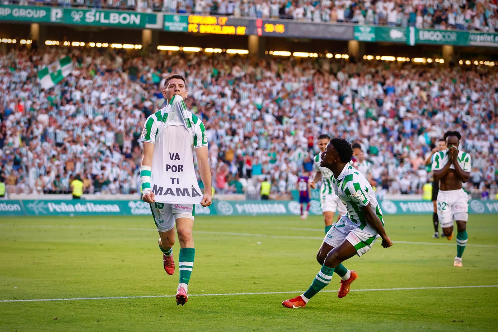 El Córdoba CF vuelve a Segunda / Las mejores imágenes de una noche para la historia