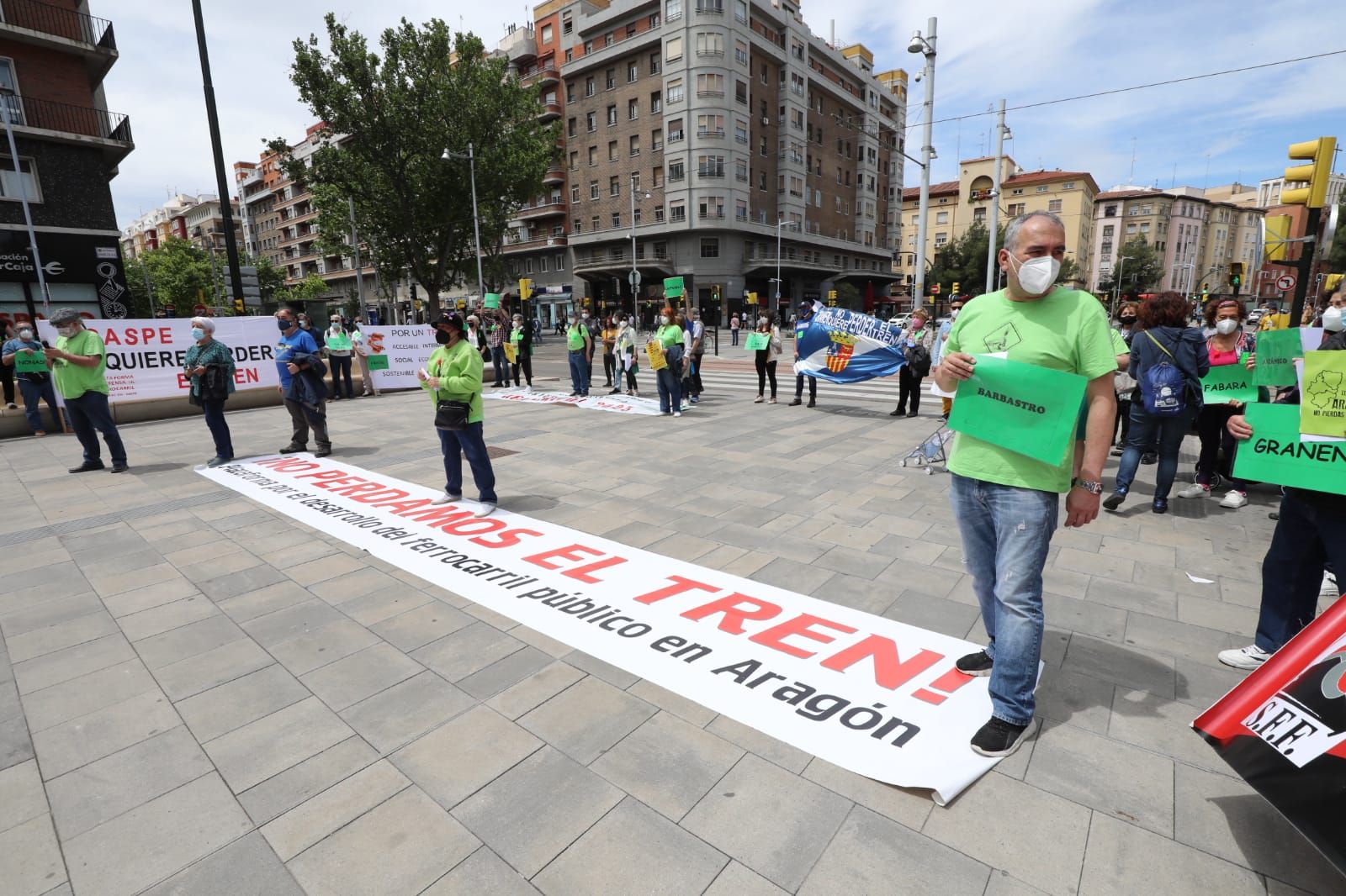 Más de 200 personas se manifiestan para pedir más paradas y frecuencias de tren