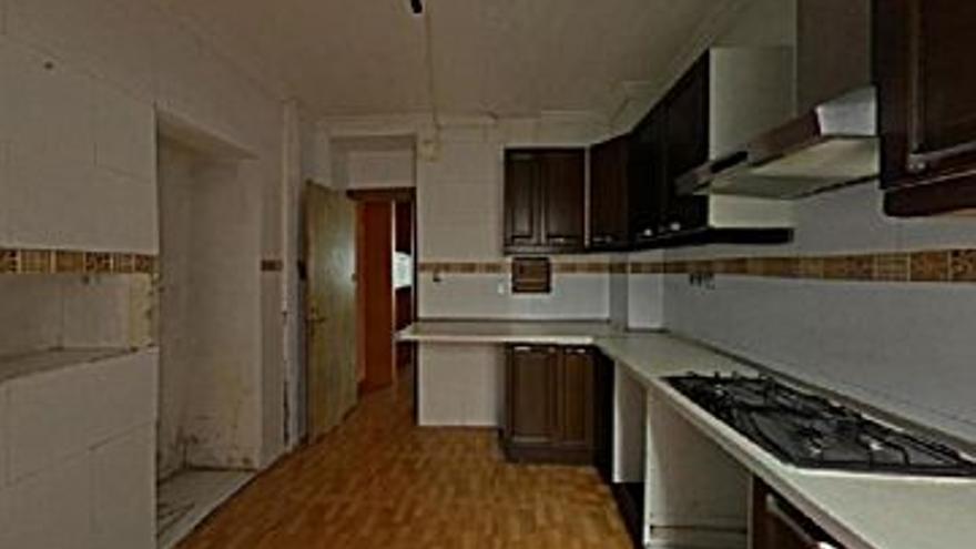 44.500 € Venta de casa en Molina Población (Molina de Segura) 100 m2, 4 habitaciones, 2 baños, 1 aseo, 445 €/m2...