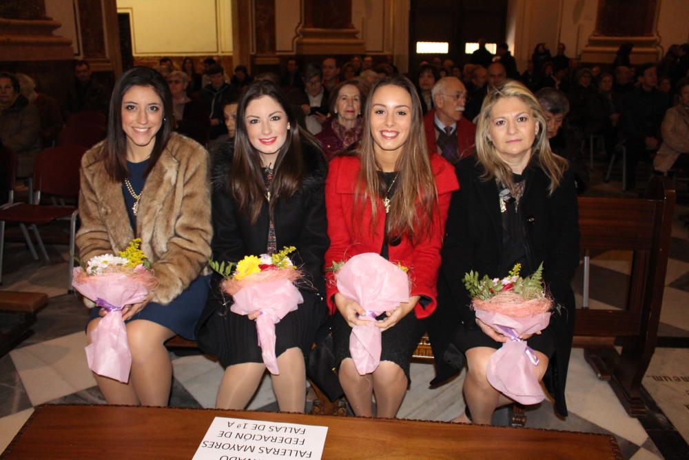 Ofrenda de las falleras mayores de Primera A el 1 de Enero