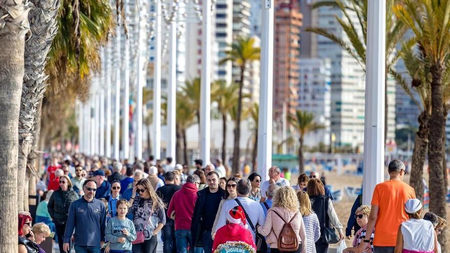 Benidorm se mueve a pie: el 75% de los desplazamientos son peatonales