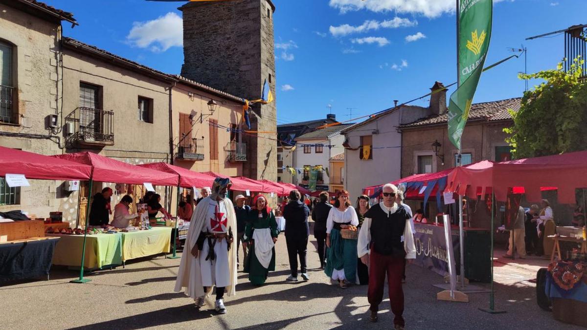 Mercado medieval en las calle de Alcañices. | Ch. S. 