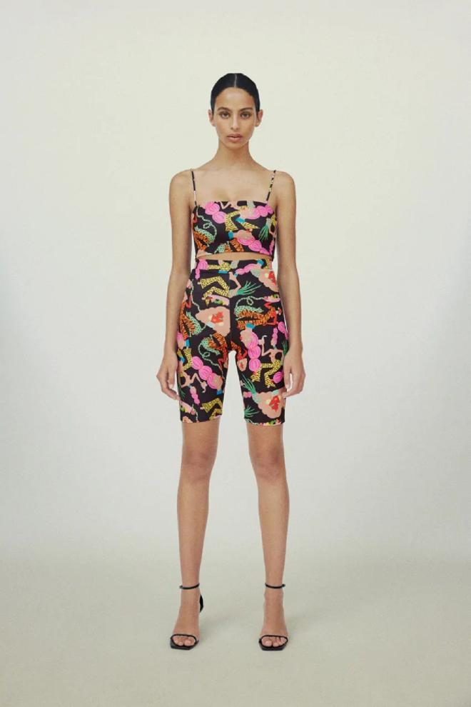 Top y shorts  diseñados por Miranda Makaroff para Zara