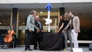 Els metges inauguren un memorial per no oblidar el que va suposar la pandèmia