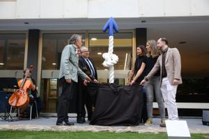 Els metges inauguren un memorial per no oblidar el que va suposar la pandèmia