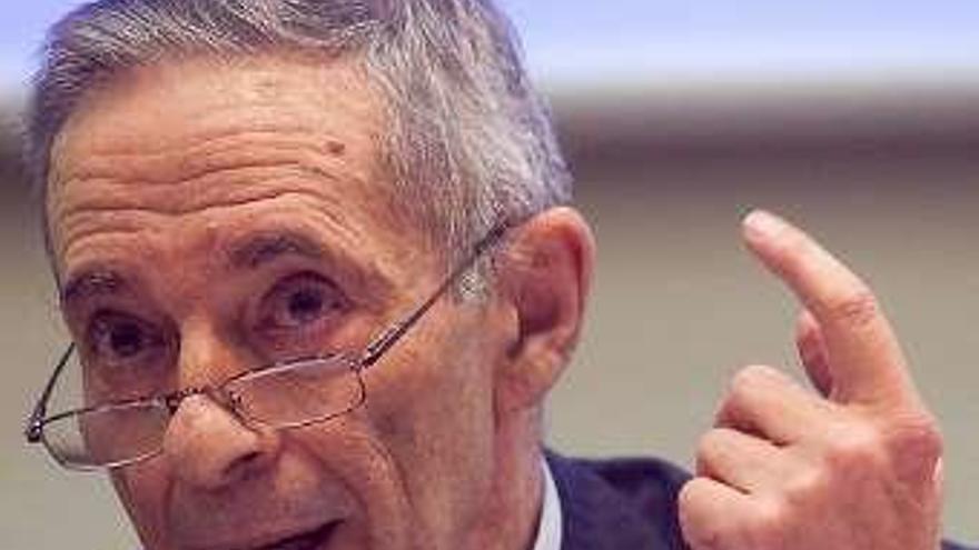 Las antiguas cúpulas del Banco de España y de la CNMV, imputadas por el 'caso Bankia'