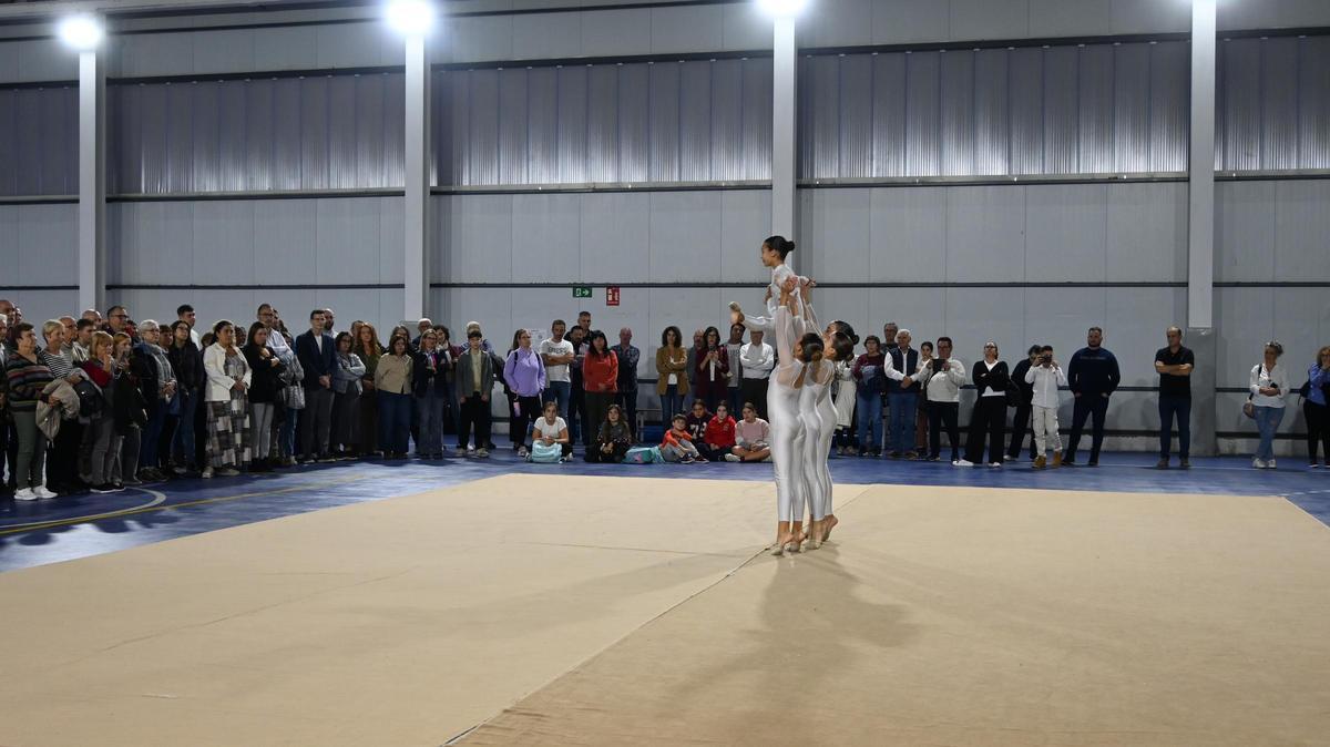 Actuación del club de gimnasia rítima de Quart de Poblet.