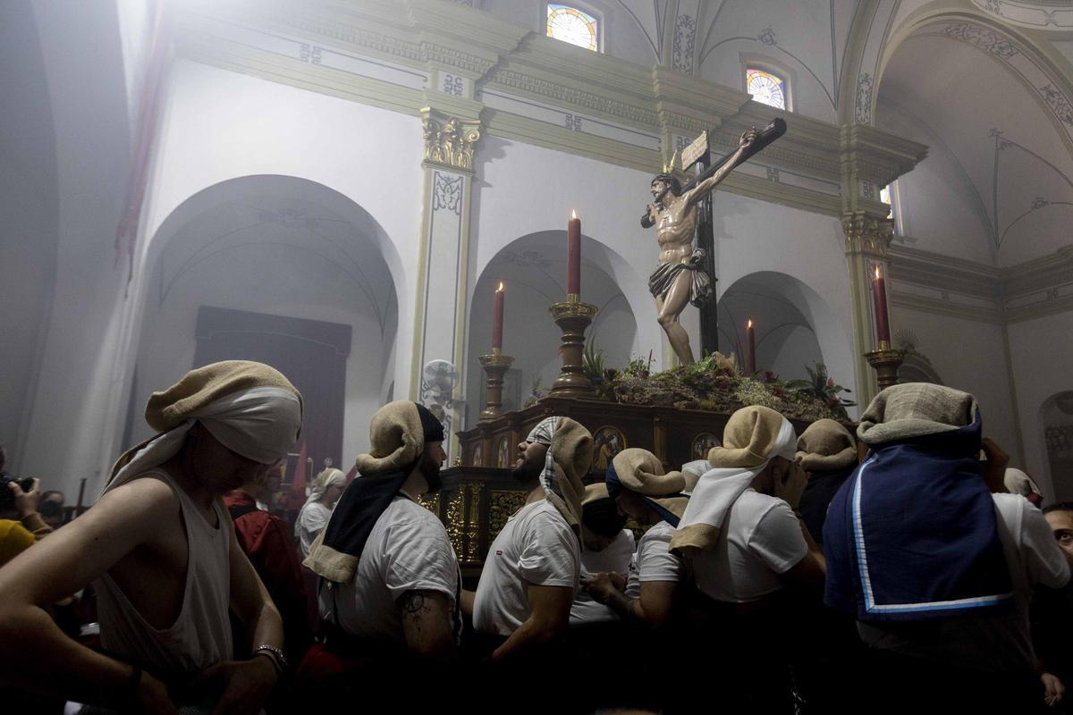 Semana Santa en Alicante 2026: Procesión de la Hermandad Penitencial Mater Desolata en el Viernes Santo