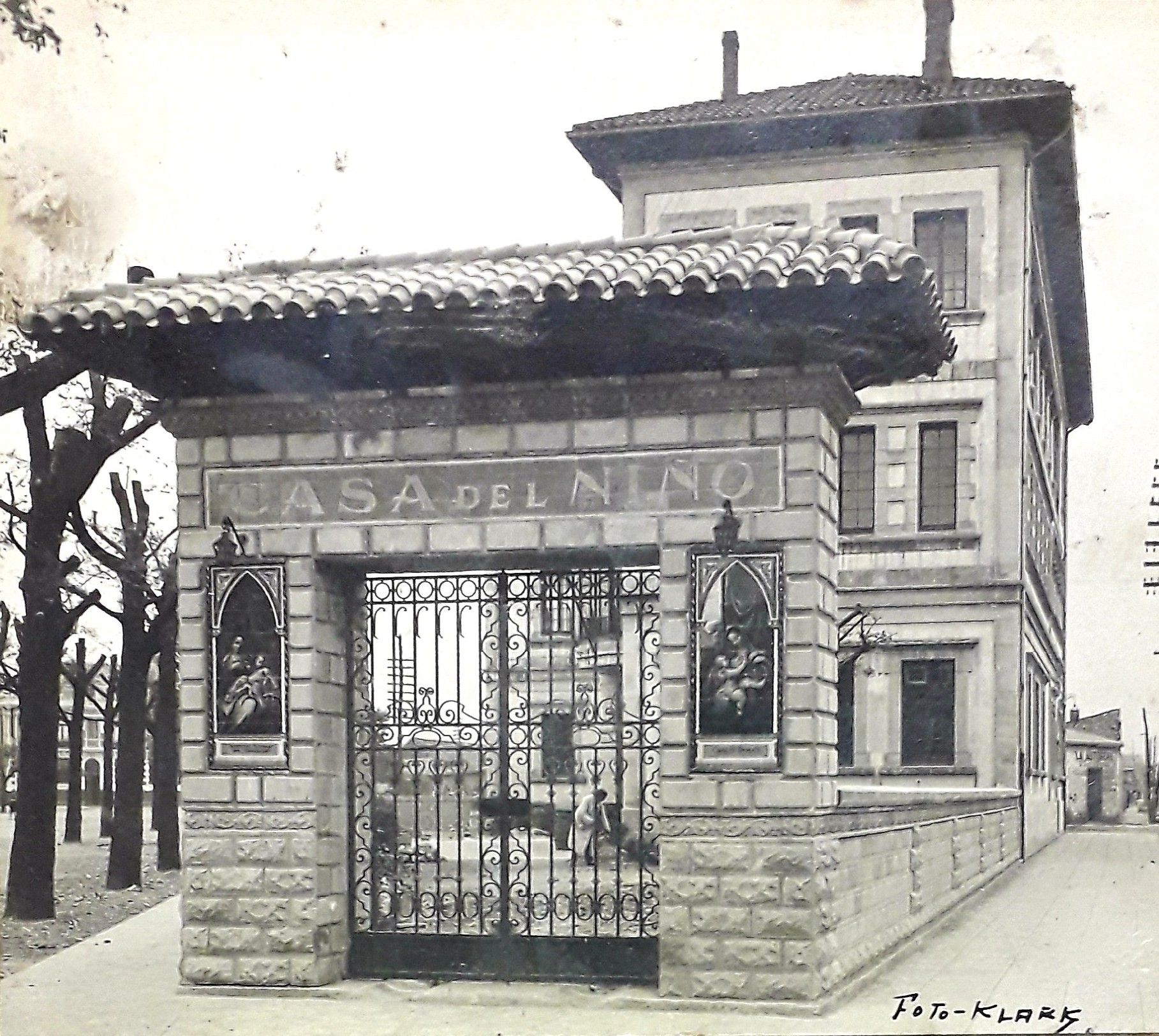 Un recorrido histórico por la Gota de Leche de Gijón, en imágenes