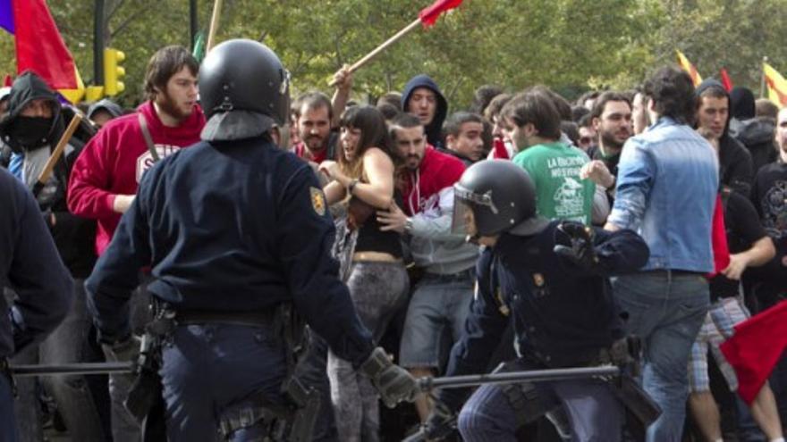 Cargas policiales en la manifestación de Educación en Zaragoza