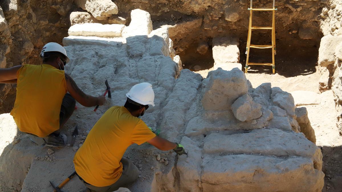 Trabajos arqueológicos en la Plaza de Armas de Medina Azahara