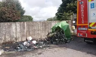 Queman varios contenedores de basura durante el fin de semana en Ponteareas