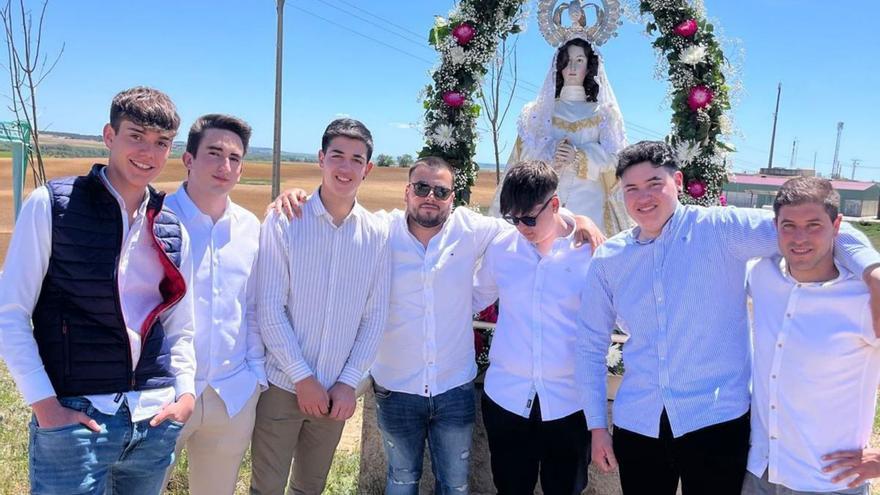 La Bóveda renueva su devoción a La Dolorosa en el Lunes de Aguas