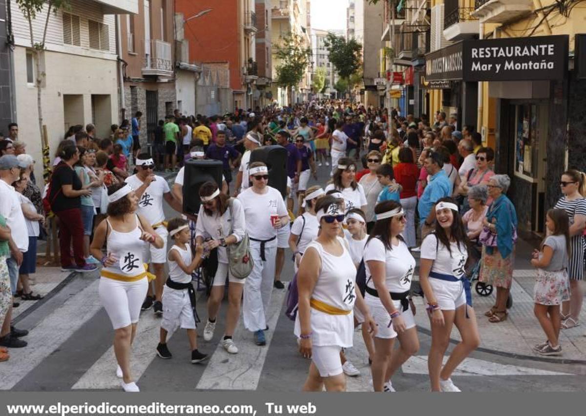 Las calles del Grao se llenan de fiesta