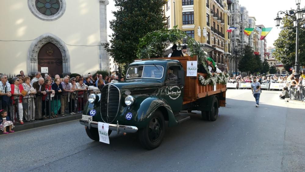 Oviedo celebra el desfile del Día de América en Asturias