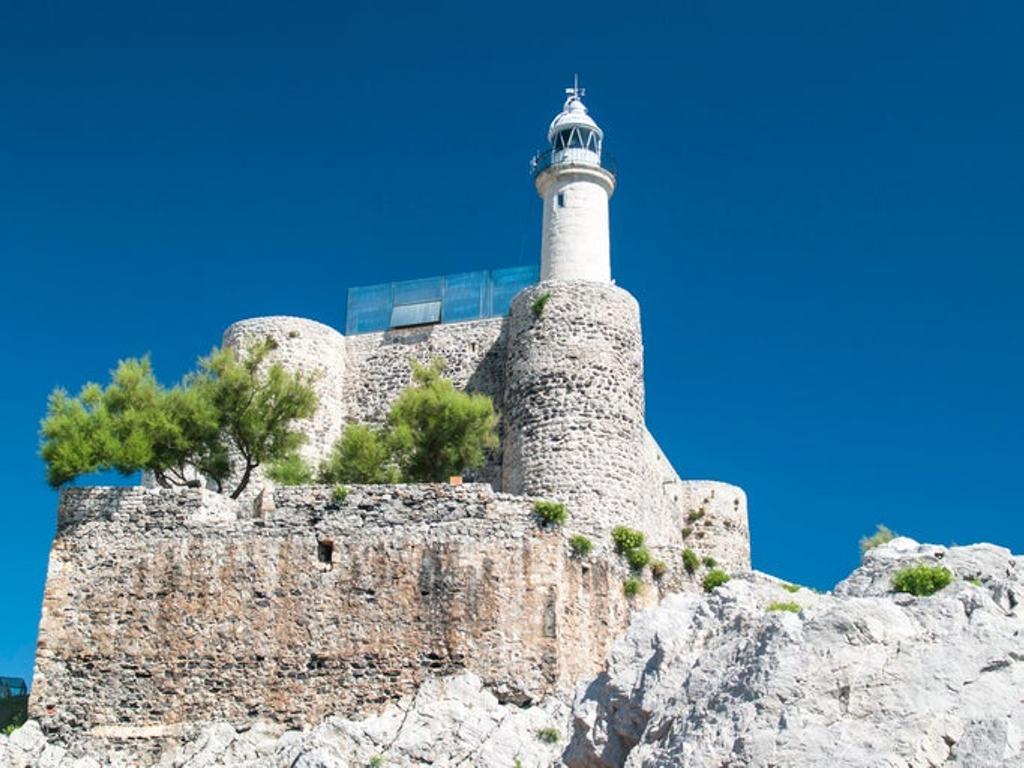 Faro de Castro Urdiales
