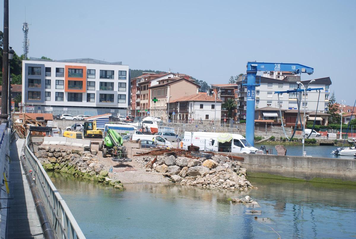 Obras en el puente de Ribadesella.zip