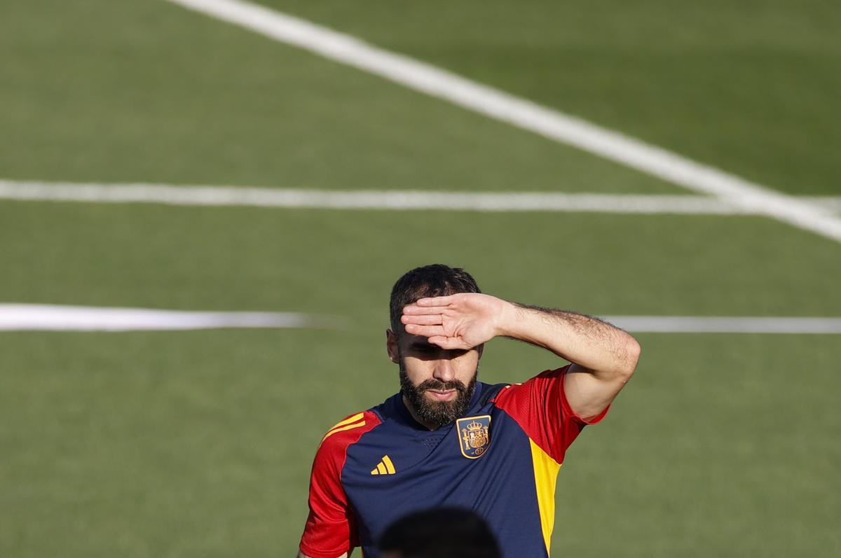 Dani Carvajal, durante un entrenamiento de la selección española.