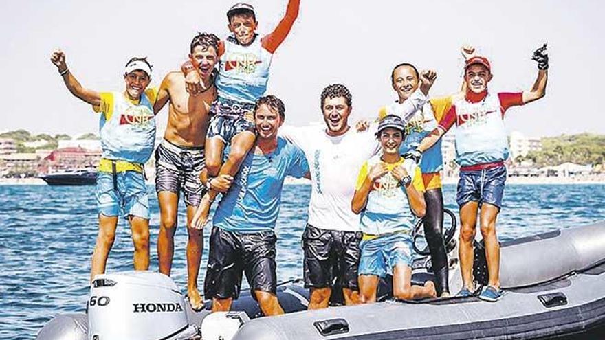 Equipo del CN Sa Ràpita, ganador de la regata por equipos de Optimist.