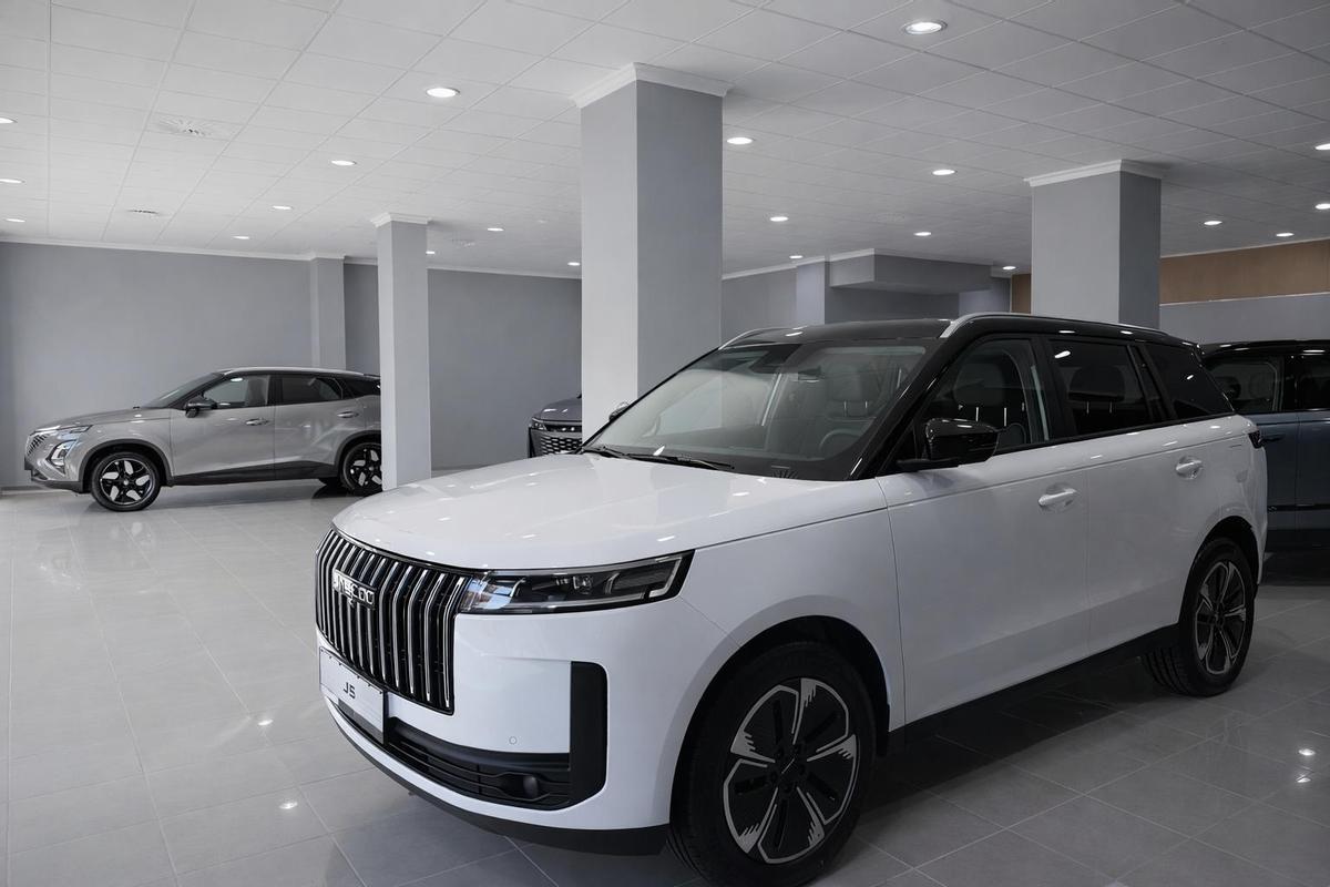 Vehículos disponibles en el nuevo concesionario de Omoda y Jaecoo Himasa.