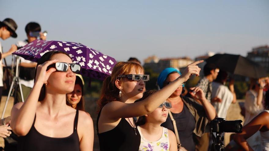 Las consecuencias del eclipse: Zaragoza ha duplicado el número de viajeros extranjeros en las oficinas de turismo