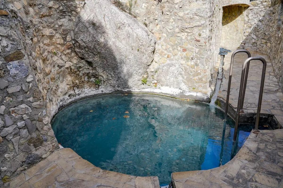 Los Baños del Vilo, el paraje natural de Málaga con aguas medicinales que casi nadie conoce