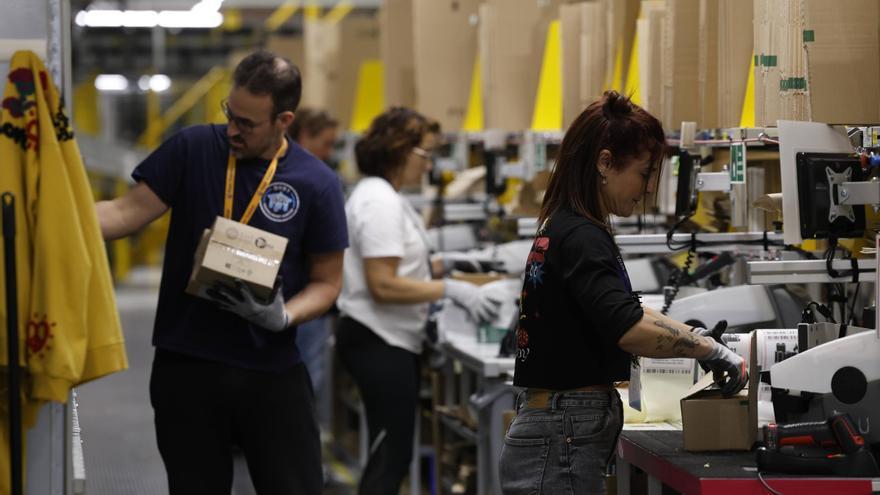 La nave de Amazon en Siero ya roza el millar de trabajadores, la mitad asturianos
