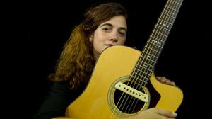 La cantant Maria Rodés interpreta la cançó ’Mirall’ en acústic per a EL PERIÓDICO.