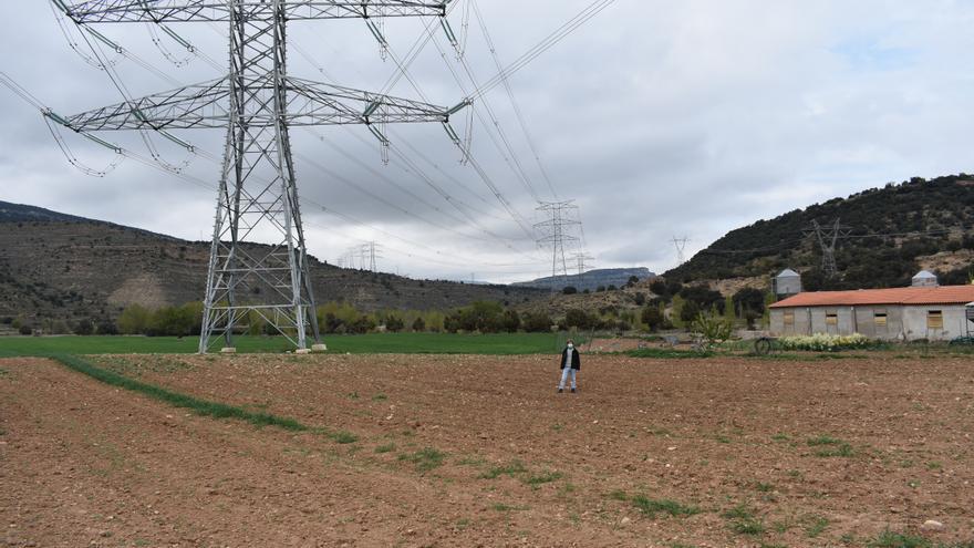 GALERÍA | Este vecino de Morella tiene una subestación eléctrica al lado de casa