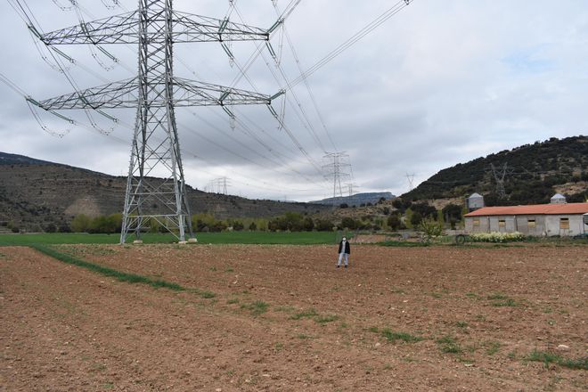 GALERÍA | Este vecino de Morella tiene una subestación eléctrica al lado de casa