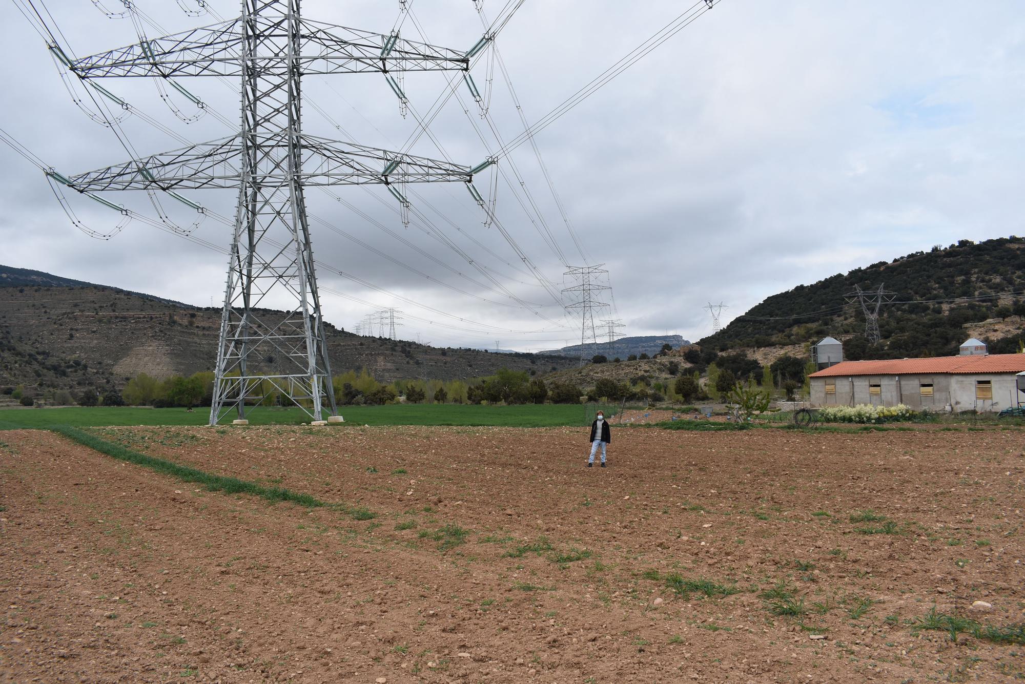 Este vecino de Morella tiene una subestación eléctrica al lado de su masía
