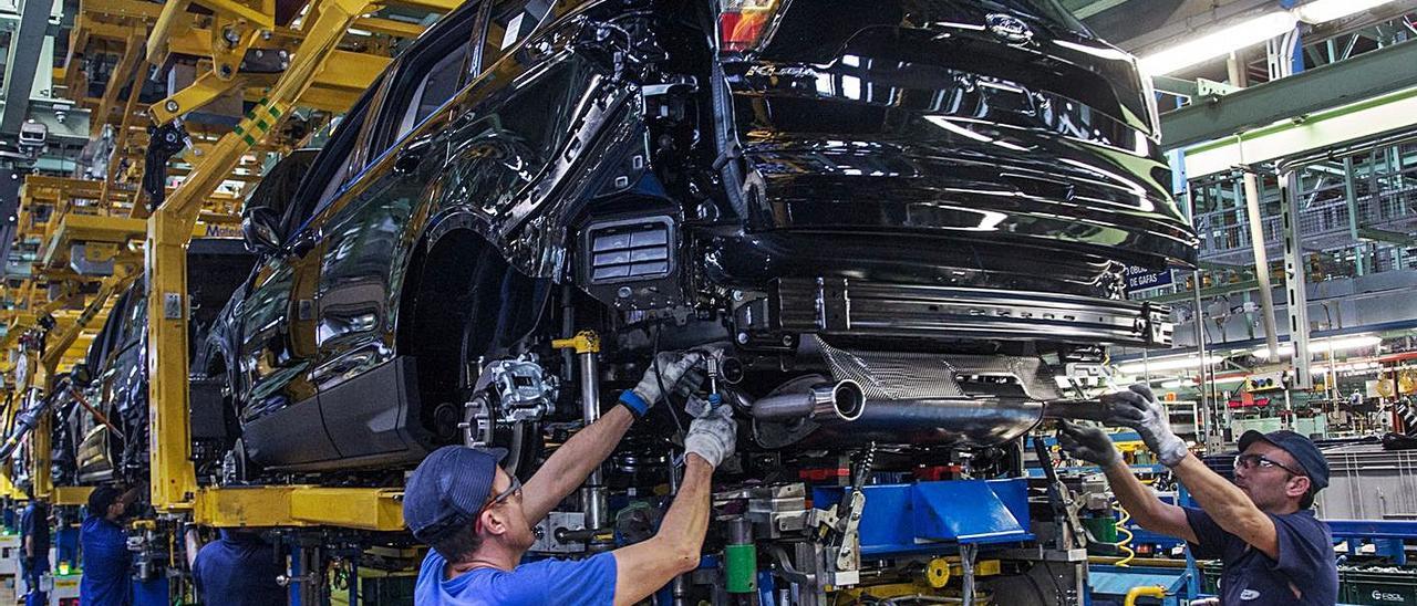 Trabajadores de la planta de vehículos de Ford Almussafes, en imagen de archivo. | EUROPA PRESS