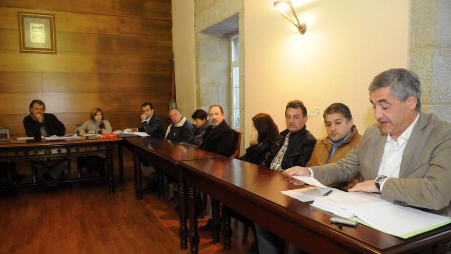 Carmen Conde y Fernando Pérez, los posibles relevos de Santalices y Comesaña en el Parlamento